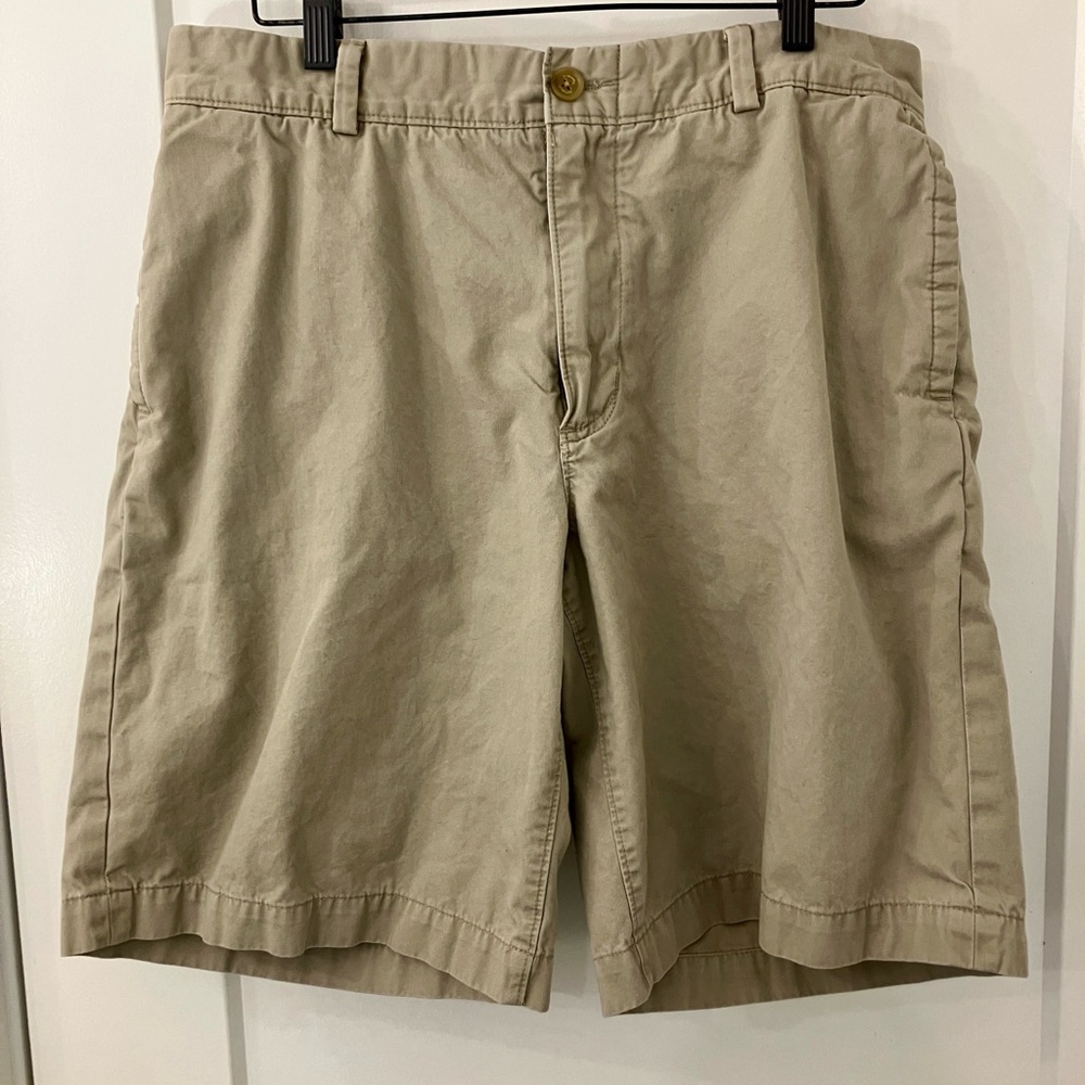 Banana Republic Men’s Cotton Flat Front Size 33 Shorts in Khaki